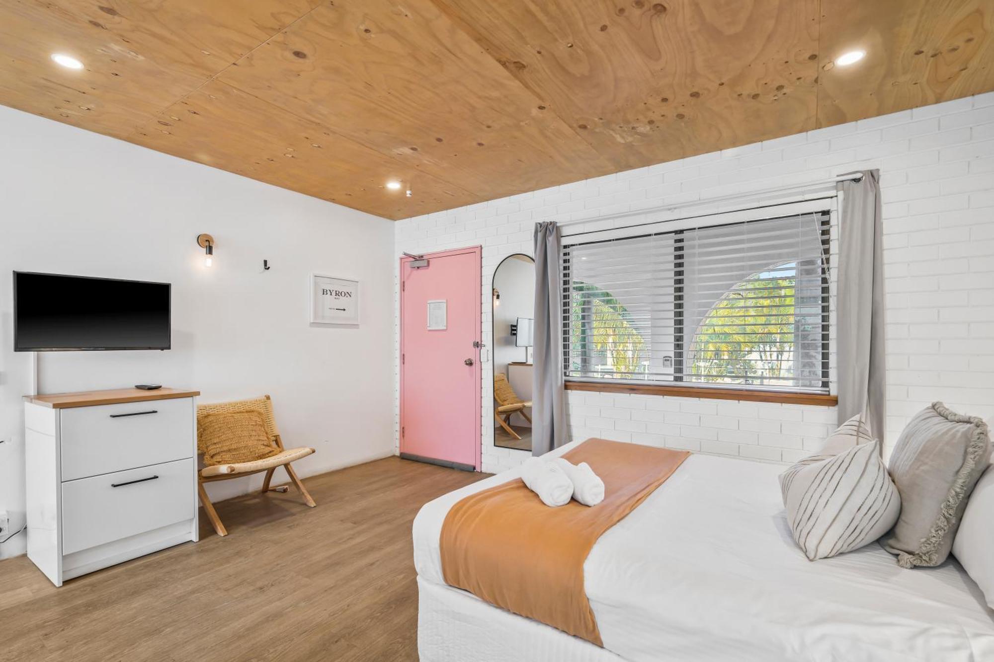 The Med Crescent Head Motel Buitenkant foto
